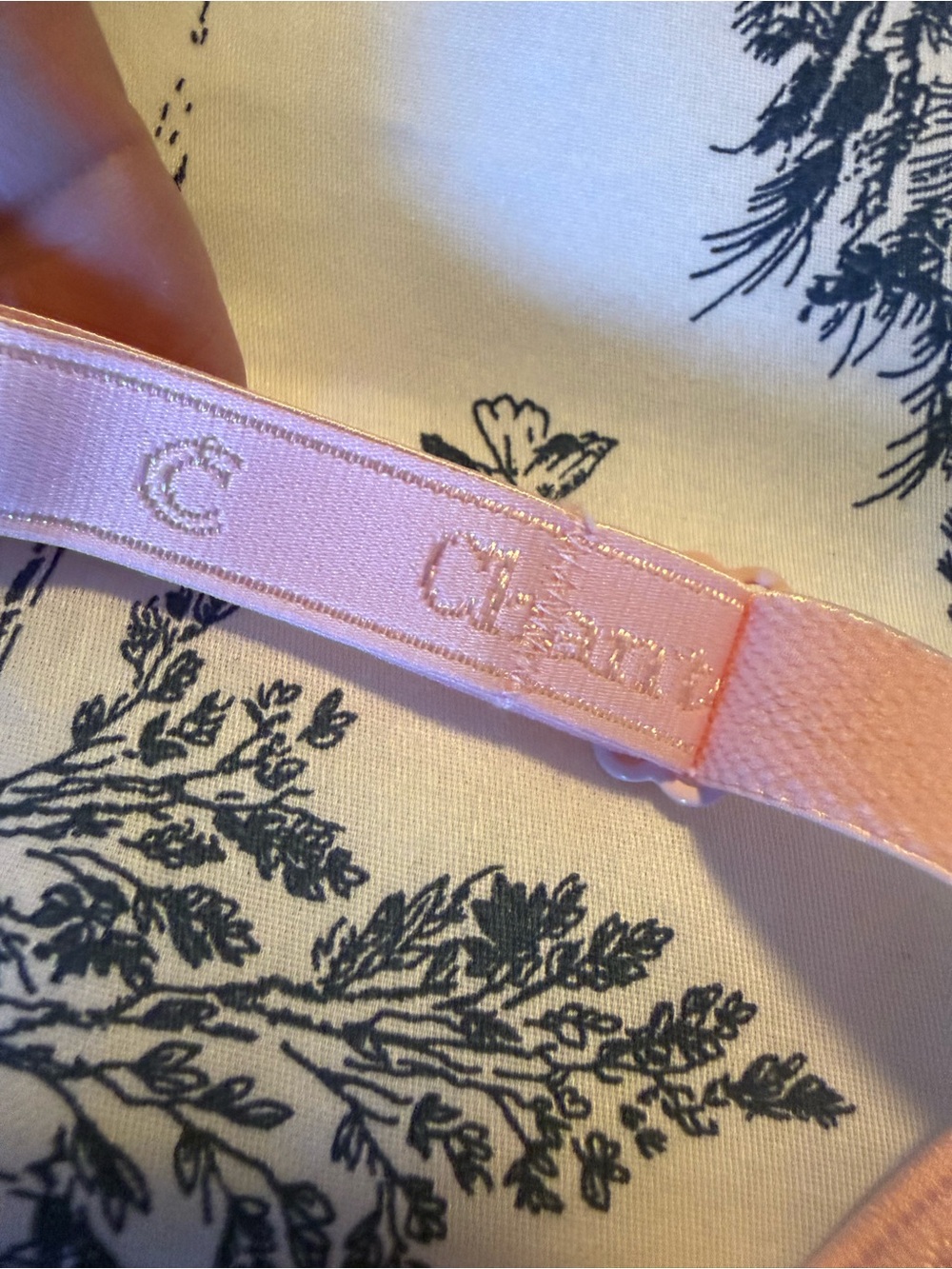 Chantelle Peach Lace Underwire Bra - Picture 8 of 9